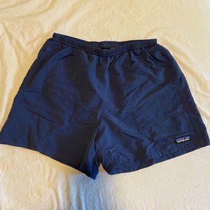 Men's Patagonia Baggies 5 inch inseam size Medium